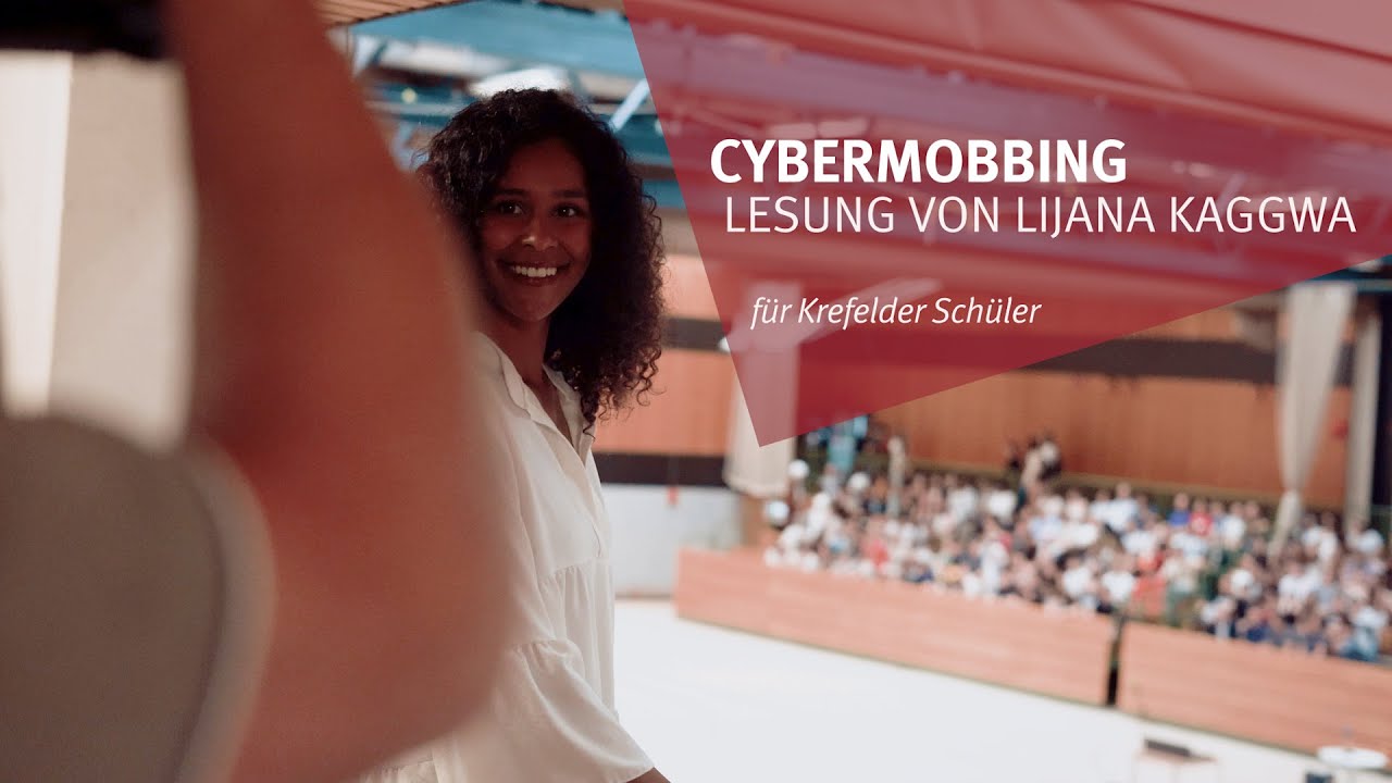 Model Lijana Kaggwa in Krefeld: Lesung für 400 Schüler zum Thema Cybermobbing
