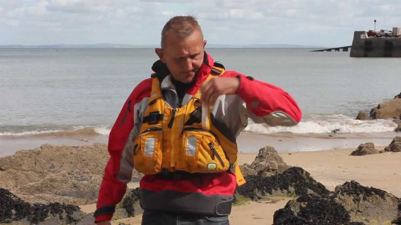 RNLI Kayaking Tips: Calling for Help