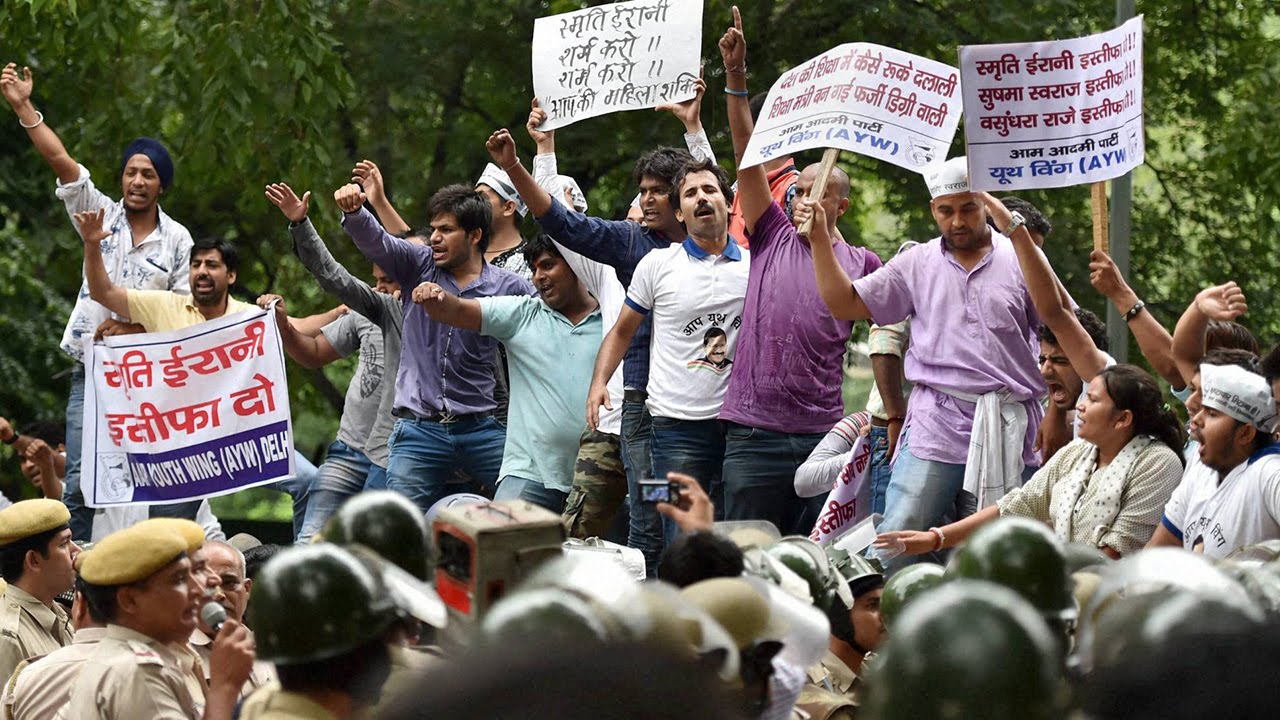 AAP to march to Parliament, seek action against Raje, Sushma and Irani
