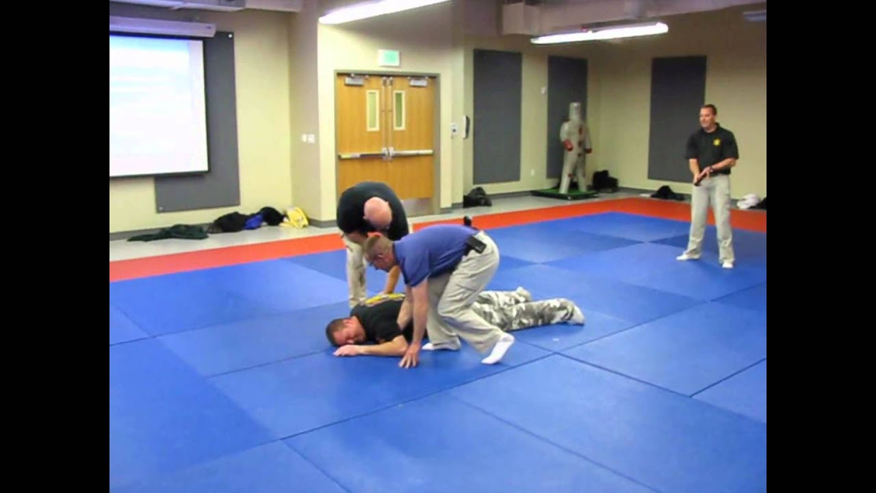 UHP Citizen's Academy Arrest Control & Tasing Day 05/11/10 See me (awesome14u) get tased