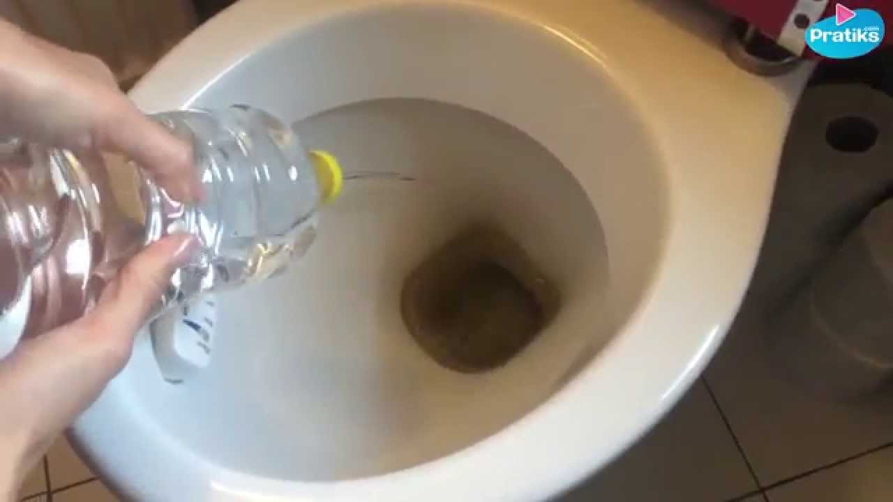 Cómo limpiar un baño con vinagre blanco
