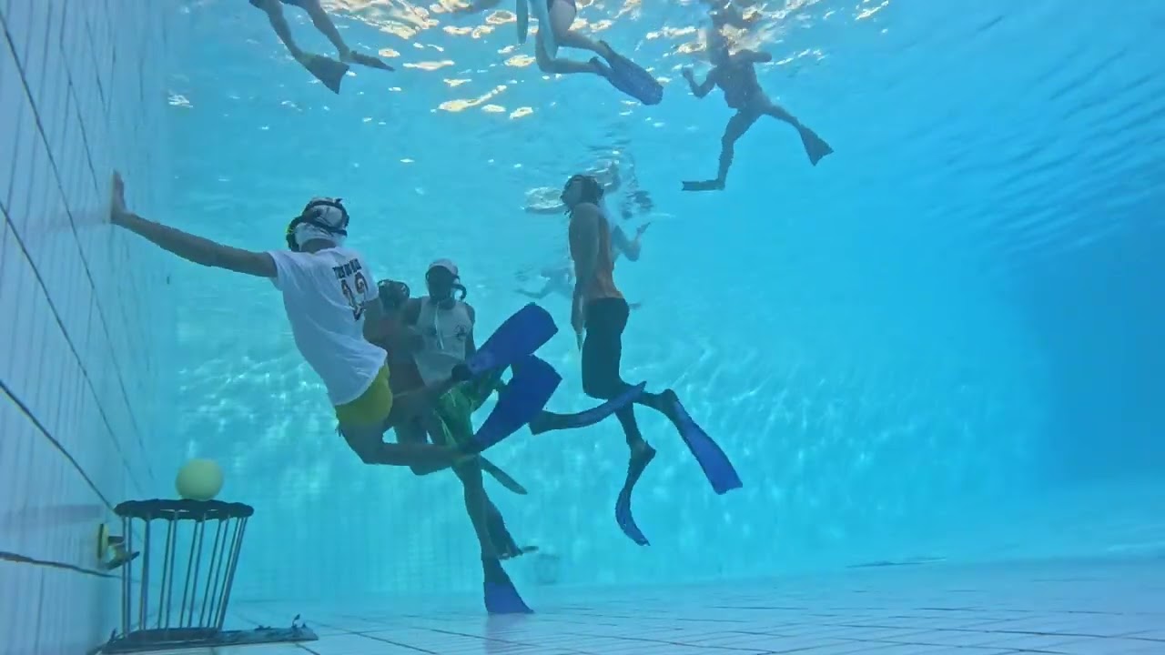 Jogo intenso de Rugby Subaquático! Tigres mostram força no fundo da piscina