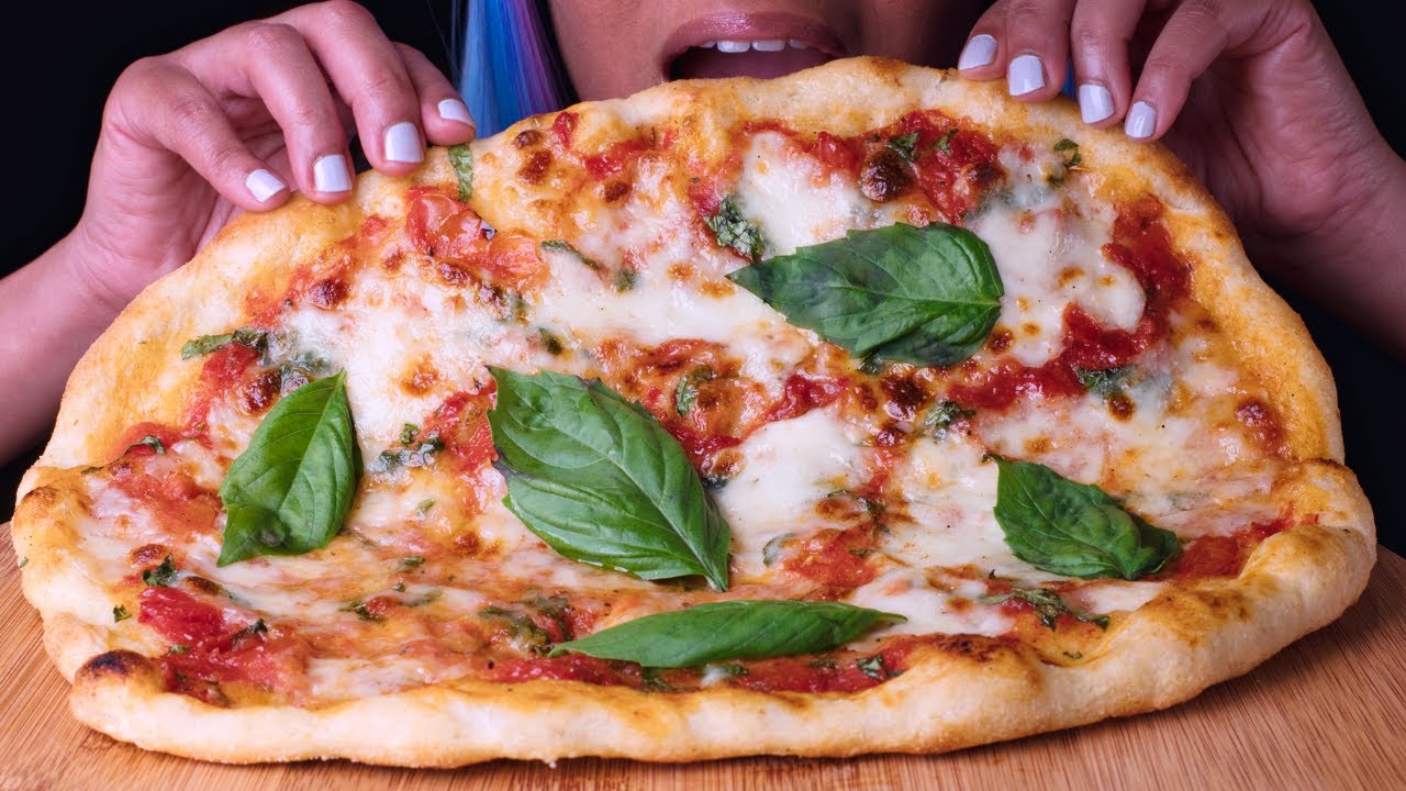 ASMR MARGHERITA PIZZA EATING SOUNDS (EATING SHOW) | OO YUMMY