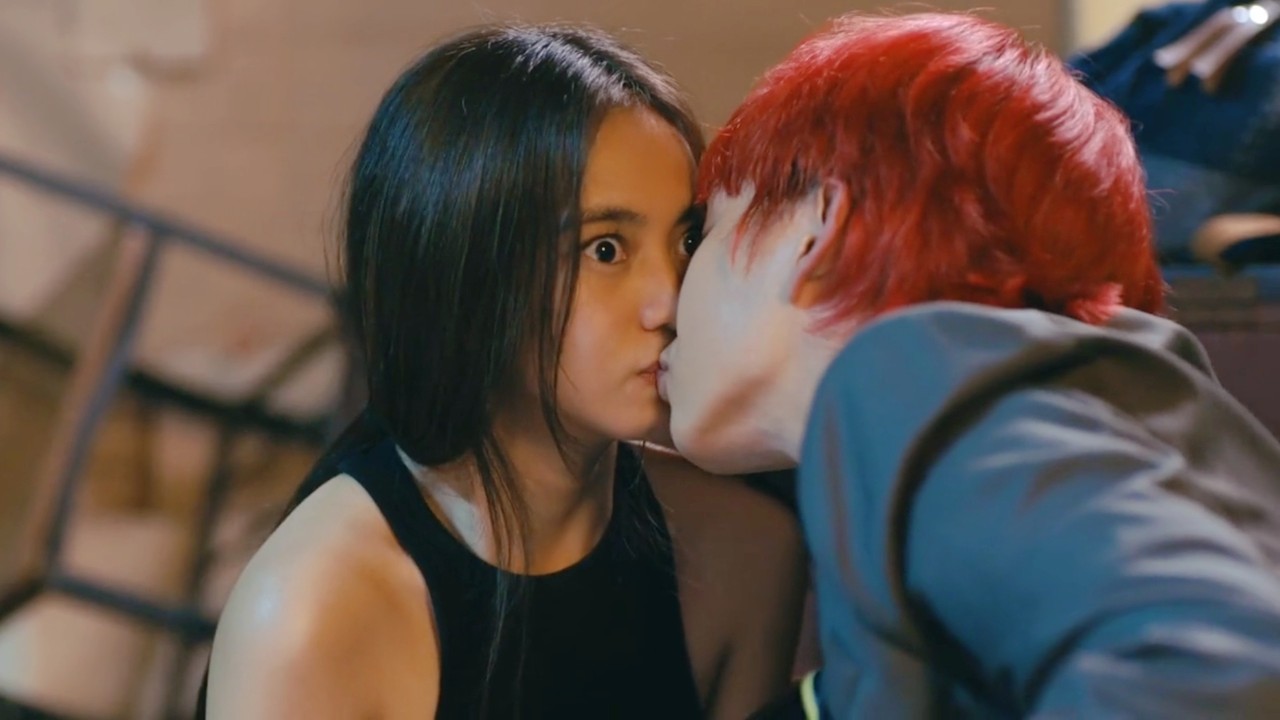 La seule fille d&rsquo;un lyc&eacute;e de gar&ccedil;ons choisir entre le chef de classe et un bel homme I &eacute;pisode 4