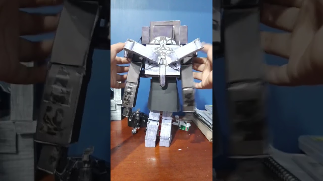 Large Tv man ayuda a los cameramas #papercraft cr&eacute;ditos a jorgito prime por el mu&ntilde;eco