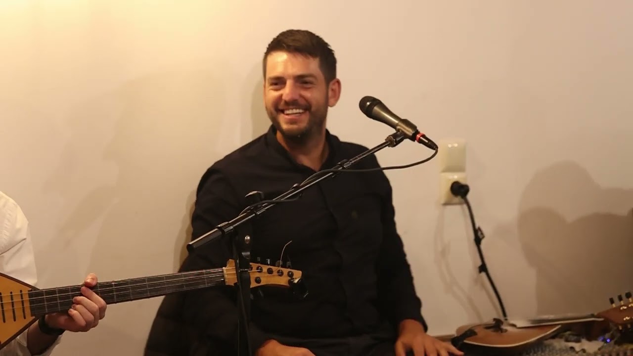 Θανάσης Μαυρόκωστας (live) Αυγή ξανανταμώσαμε - Σιγά σιγά μη βιάζεσαι