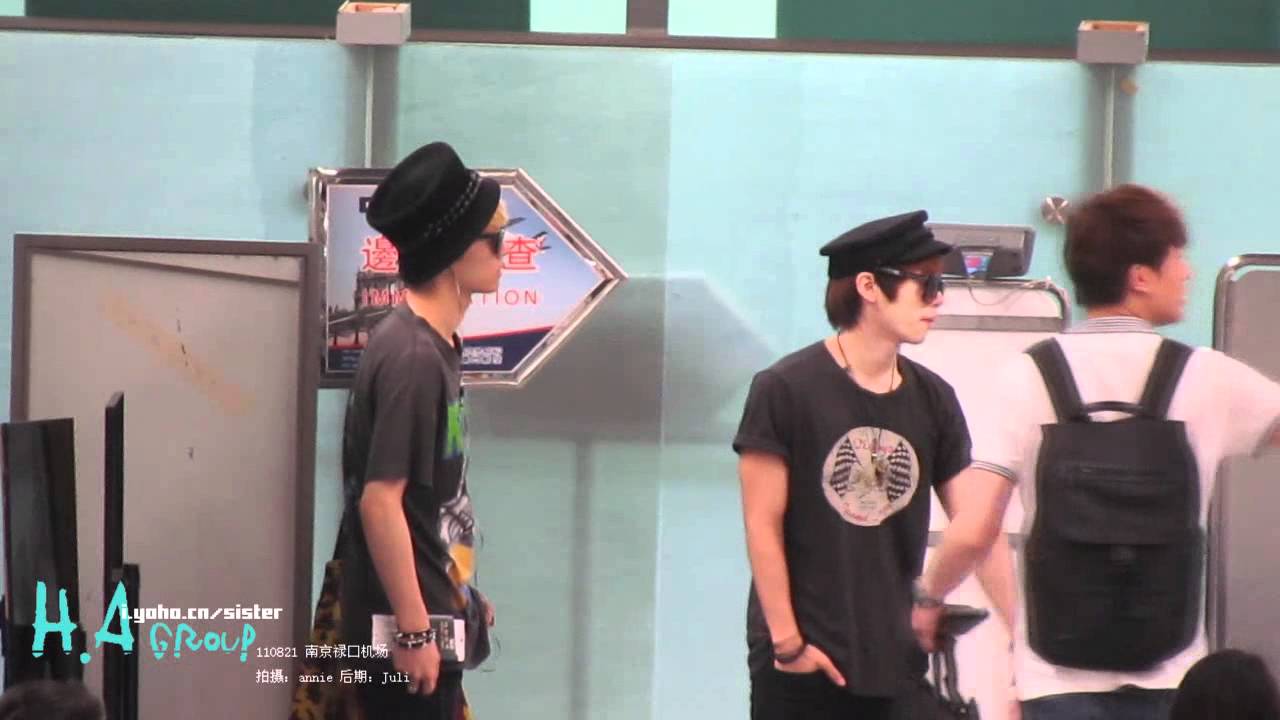 110821 SHINee at China Airport