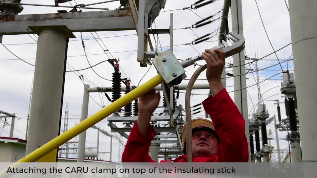 How to apply the earthing device in HV/MV substations with guidance device for insulating sticks