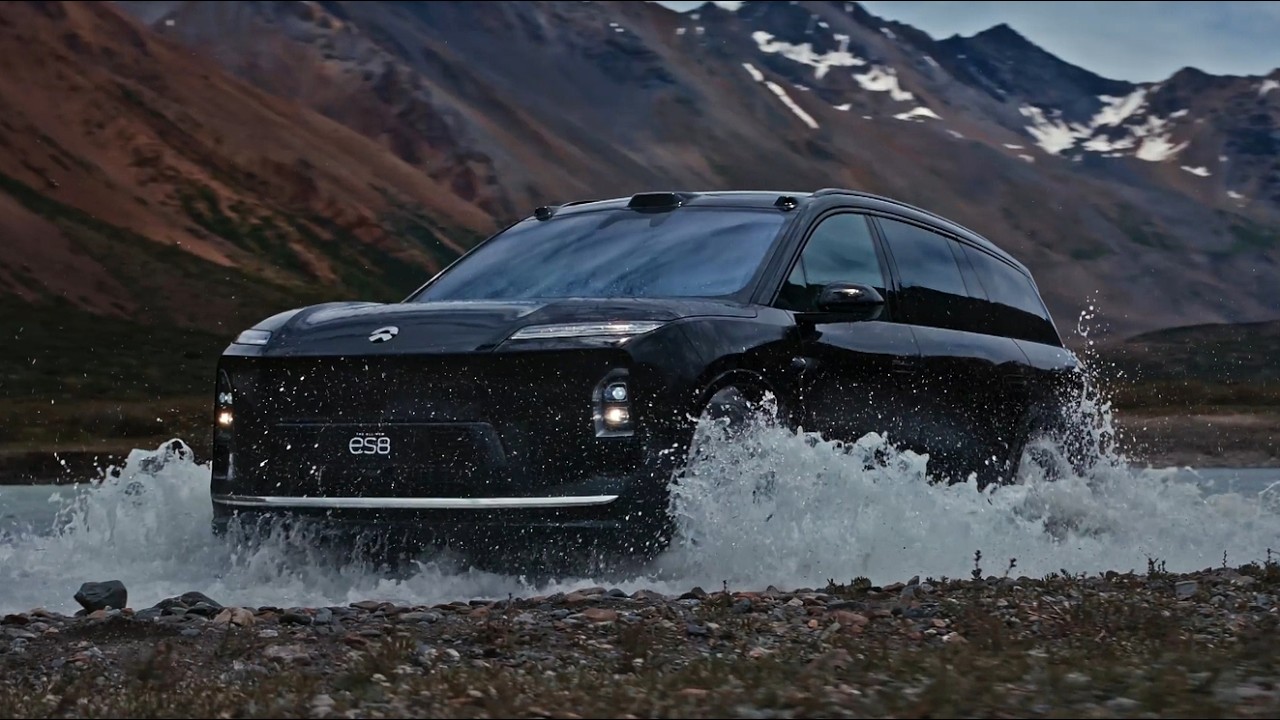 New Nio ES8 Flagship SUV - Showcasing its Amazing Technology!