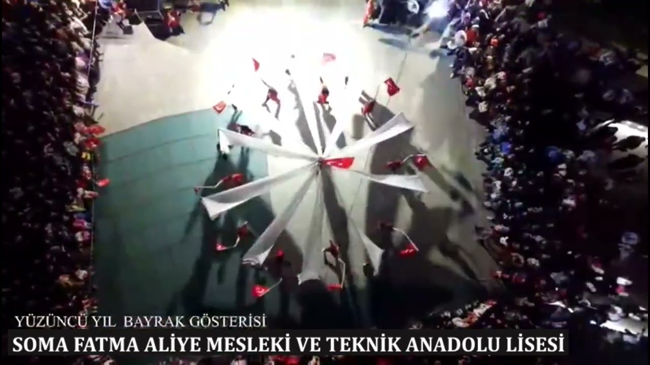 100. YIL BAYRAK GÖSTERİSİ