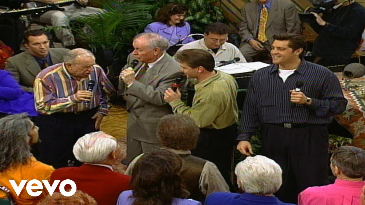 Bill & Gloria Gaither - He Made a Change [Live] ft. The Cathedrals