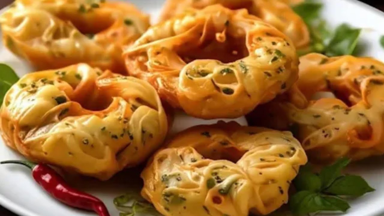 पोहा में बेसन घोल कर डाल दो और बनाओ इतना क्रिस्पीनाश्ता कि मेहमान भी पूछेंगे कैसे बनाया।poha besan 