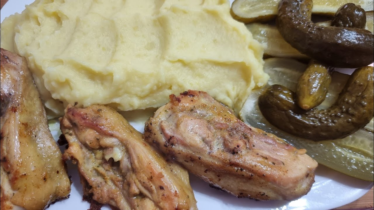 Pui înăbușit cu piure și murături🍗🥒🍛#viral #fy #vlogger #familyvlog #video #food #cooking #cake #fyp