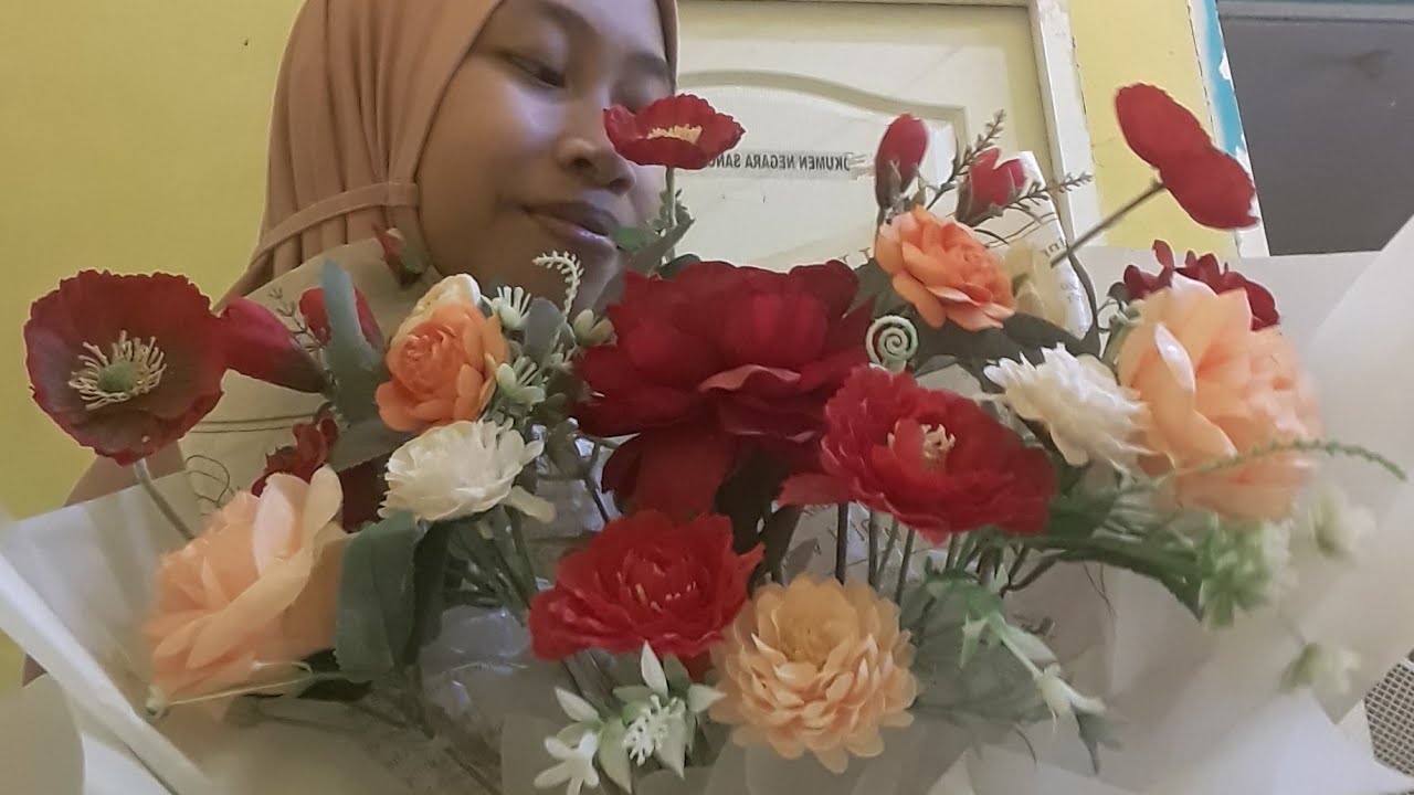 BERBUNGA-BUNGA DI AKHIR TAHUN🌷🥰