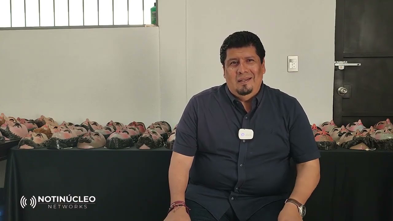 Roger Nanguyasmú y su colección de máscaras de Parachico