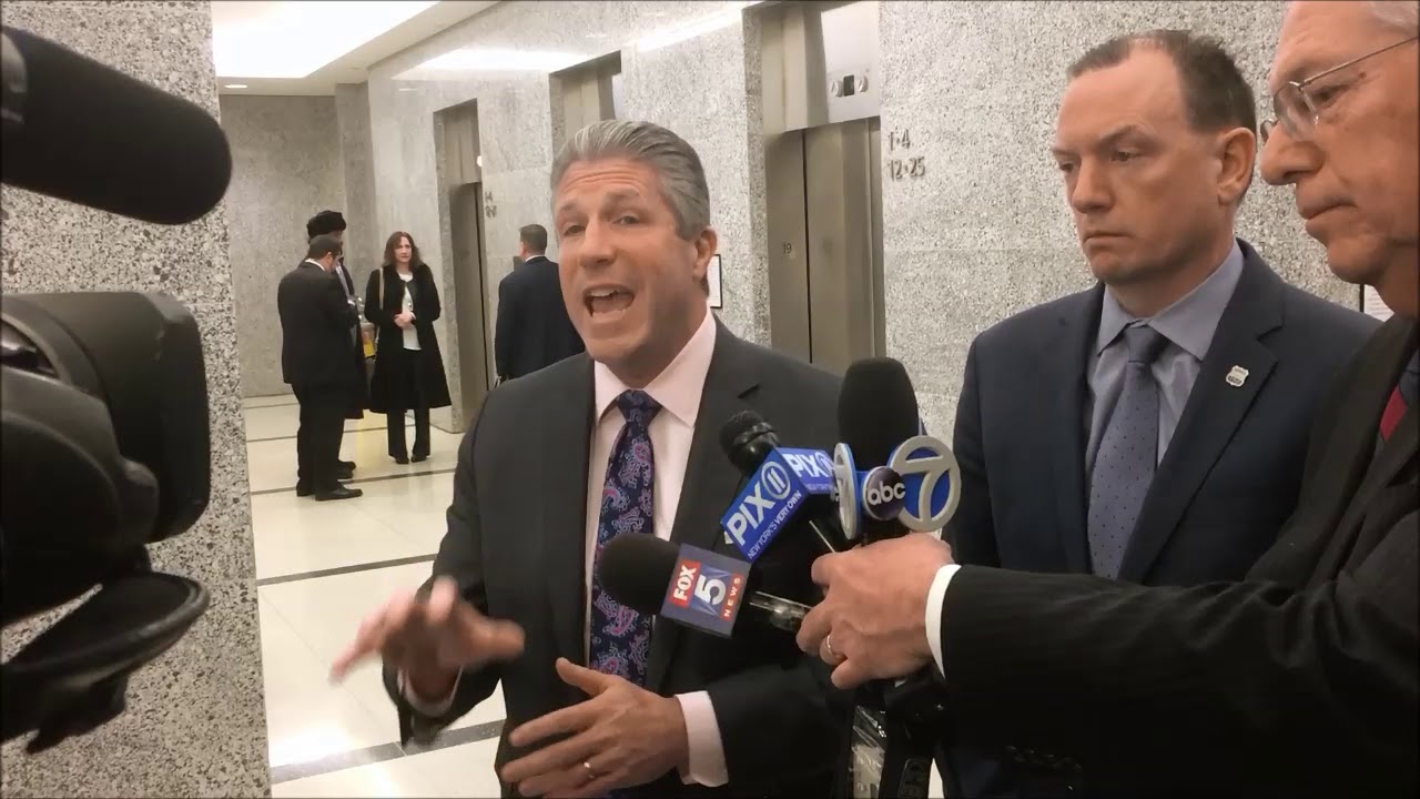 Pat Lynch Speaks to Media at Brooklyn Court