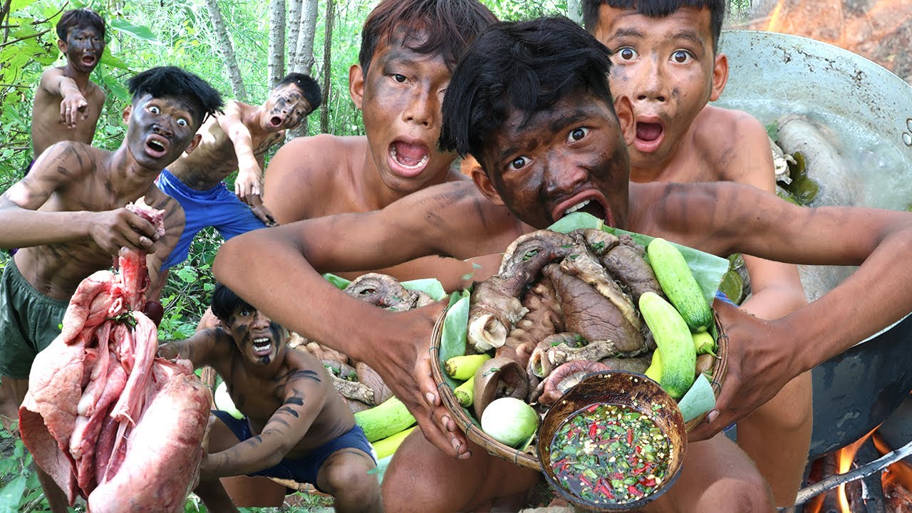 Ultimate Rainforest Survival: Exquisite Steam Cow Lung Recipe & Culinary Adventure | Primitive Boy