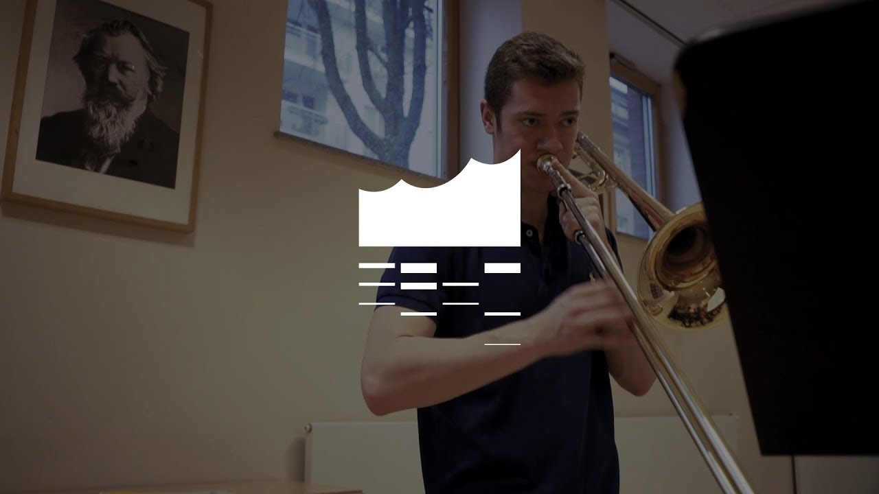 Elbphilharmonie »Zukunftsmusik« | Peter Moore auf Schulbesuch bei einer Posaunenklasse