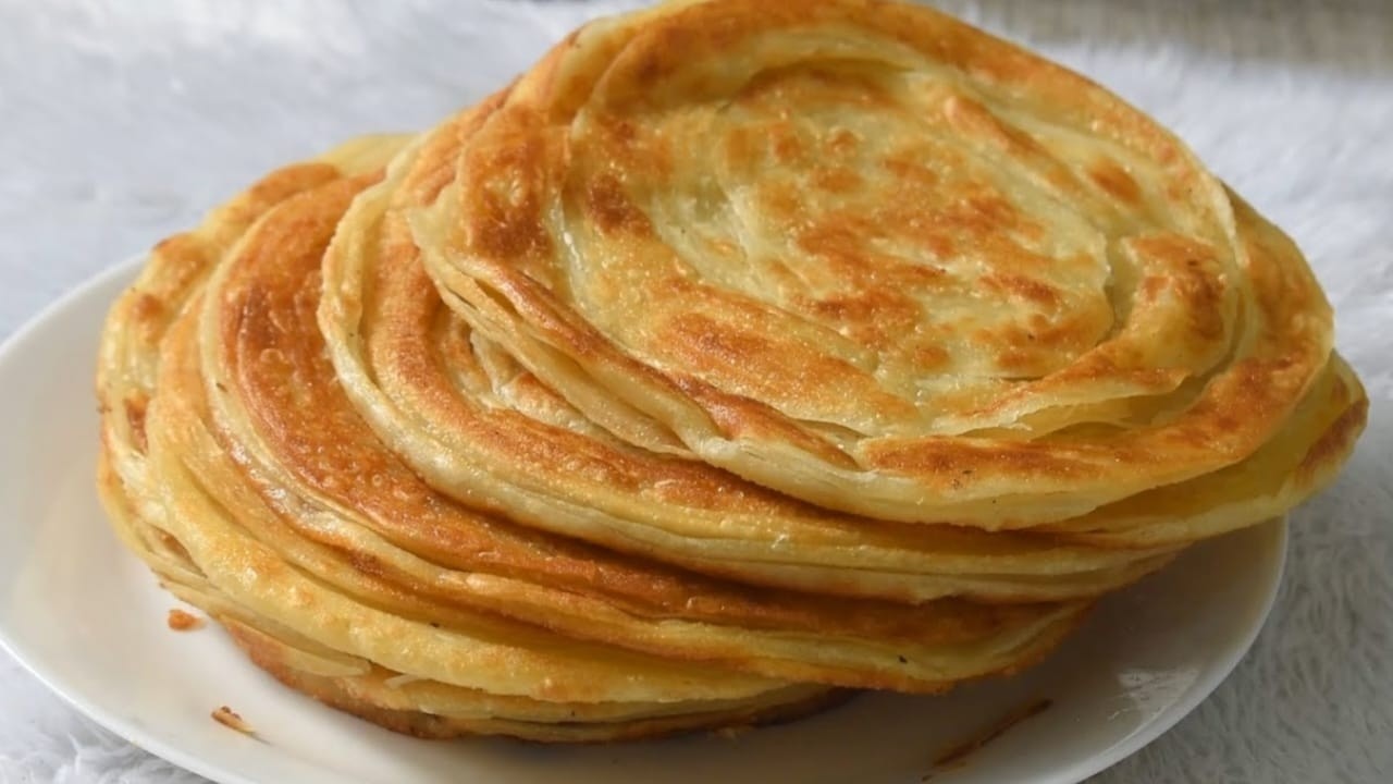 Simple and Easy Paratha آسان پراٹھا Morning Breakfast Paratha Recipe (Punjabi Kitchen)