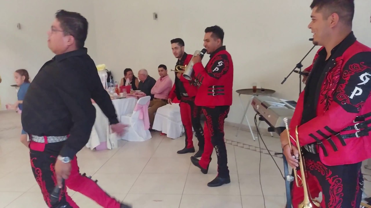 UNA NI&Ntilde;A POSEIDA BAILANDO LA CHONA JAJAJA (BANDA EL GRAN PROYECTO)