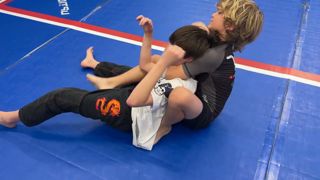 DO YOU KNOW AS MANY BJJ SUBMISSIONS AS THIS KID?