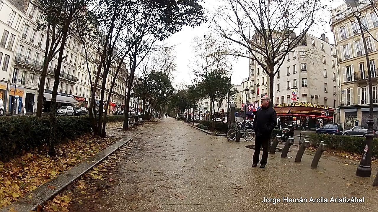 Viajando por Europa Boulevard de Clichy Paris