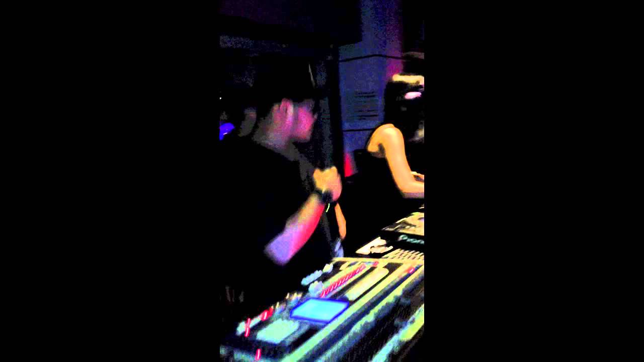Dj Sue Ice & Mc shobak @ Volcano Pub (Malaysia) 13-6-13