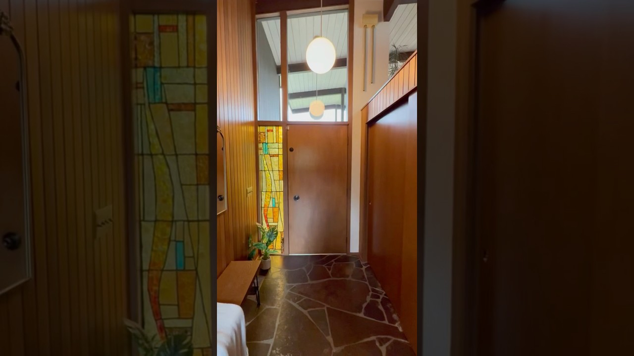 #diml #seattle #movingtoseattle #seattlerealtor #realestateagent #realestate #interiordesign #mcm