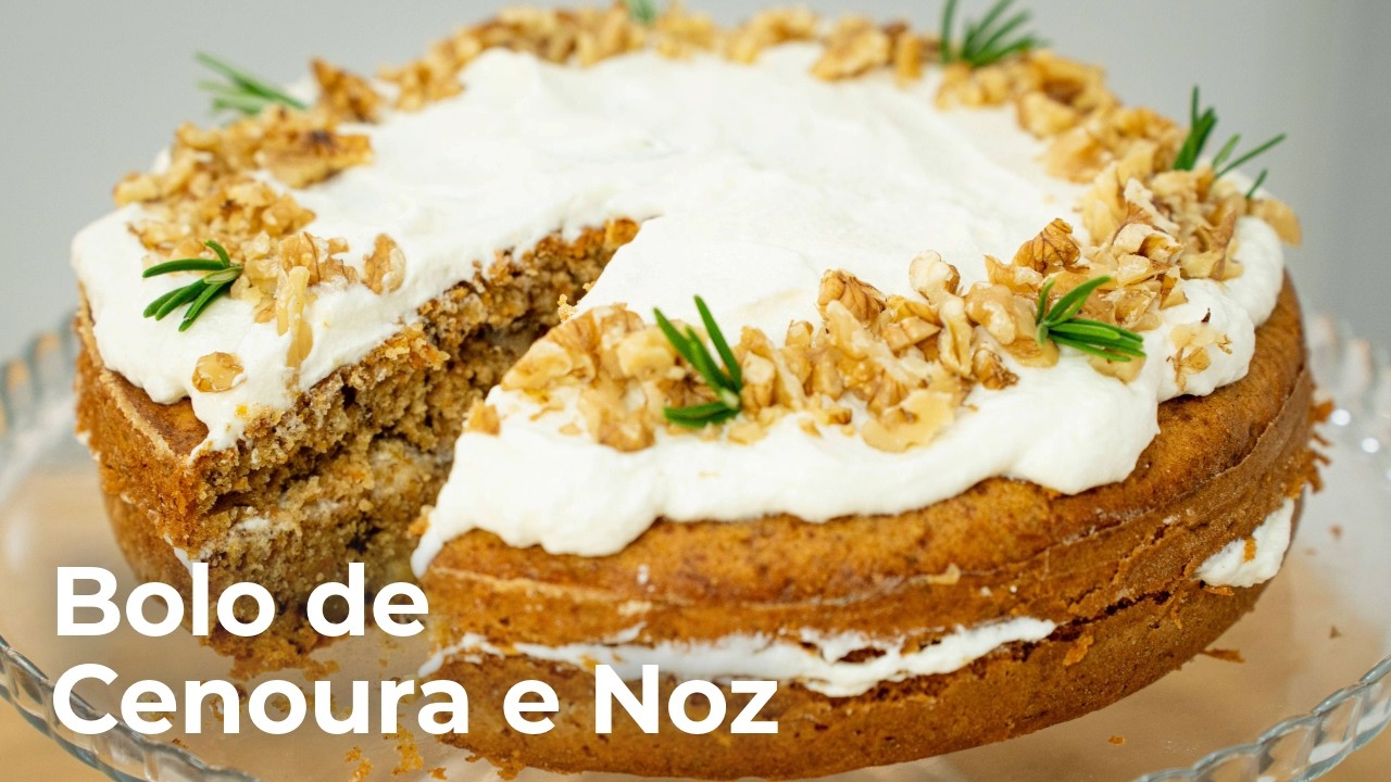 Receita de Bolo de Cenoura e Noz | Fofinho e H&uacute;mido!