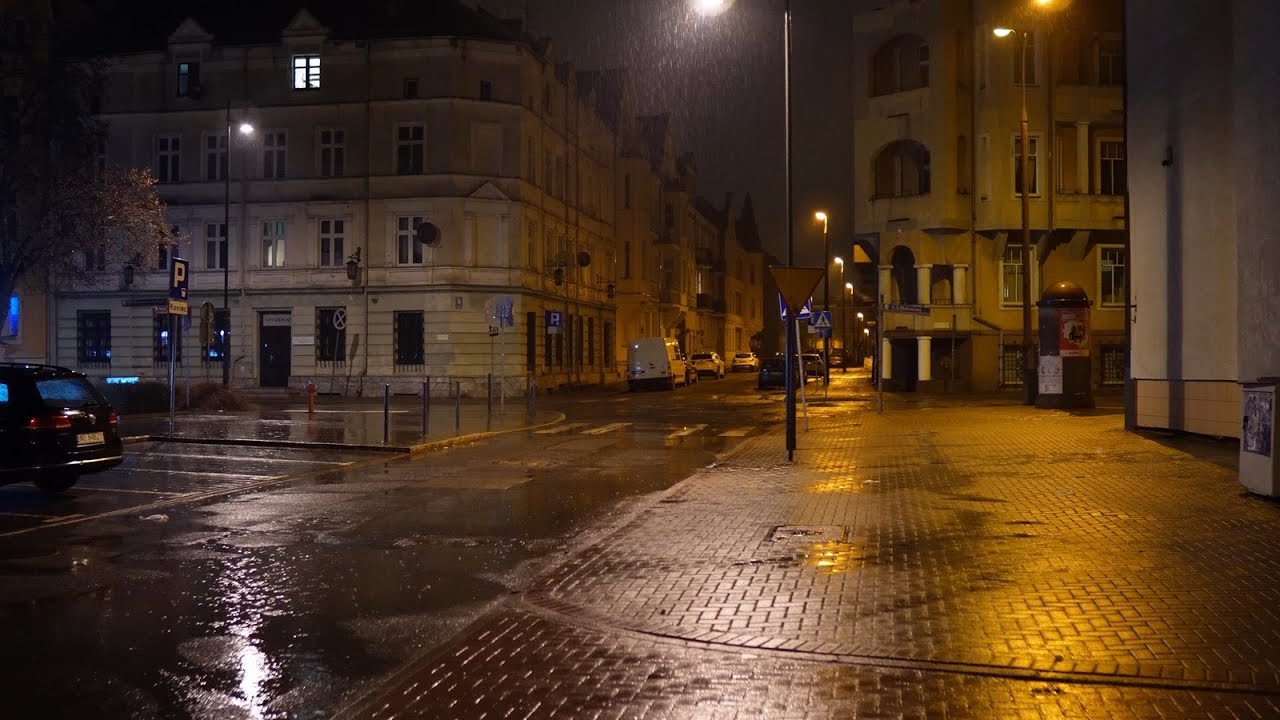 OLSZTYN - Spacer nocą w deszczu.  [ 4K 3D audio ] . ASMR