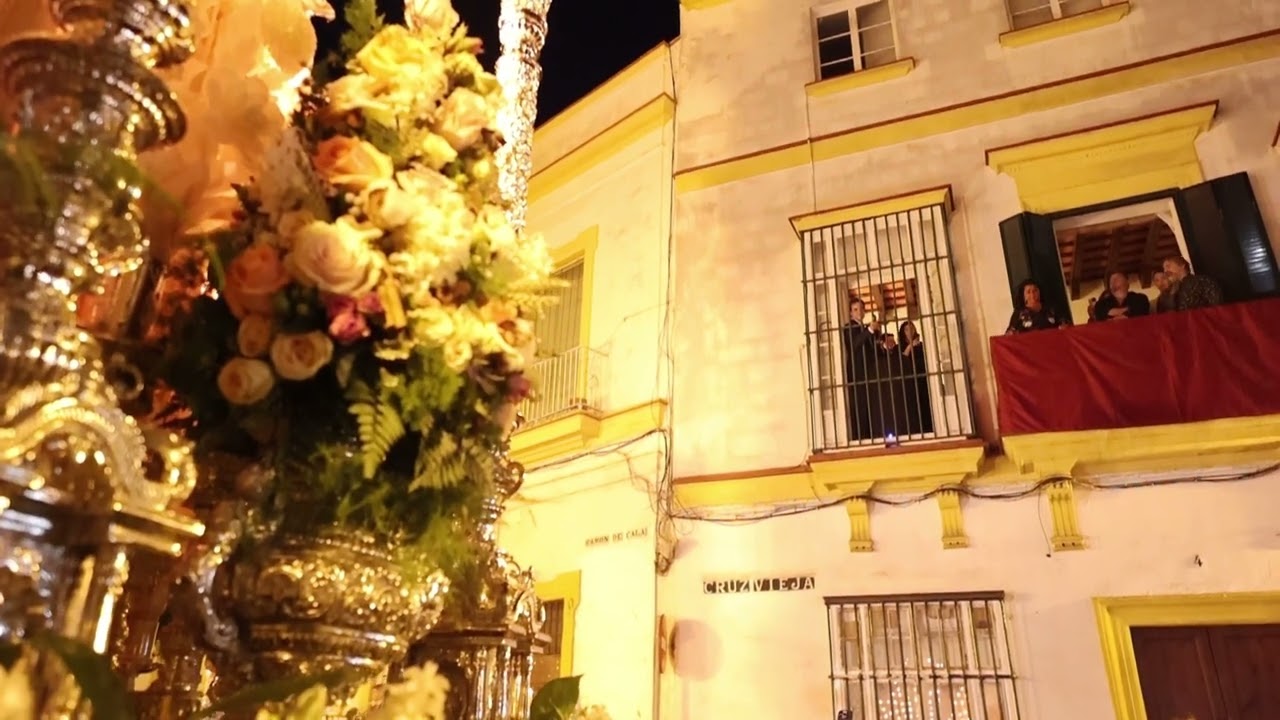 Eva Rubichi canta una saeta a la Virgen del Valle, en Jerez