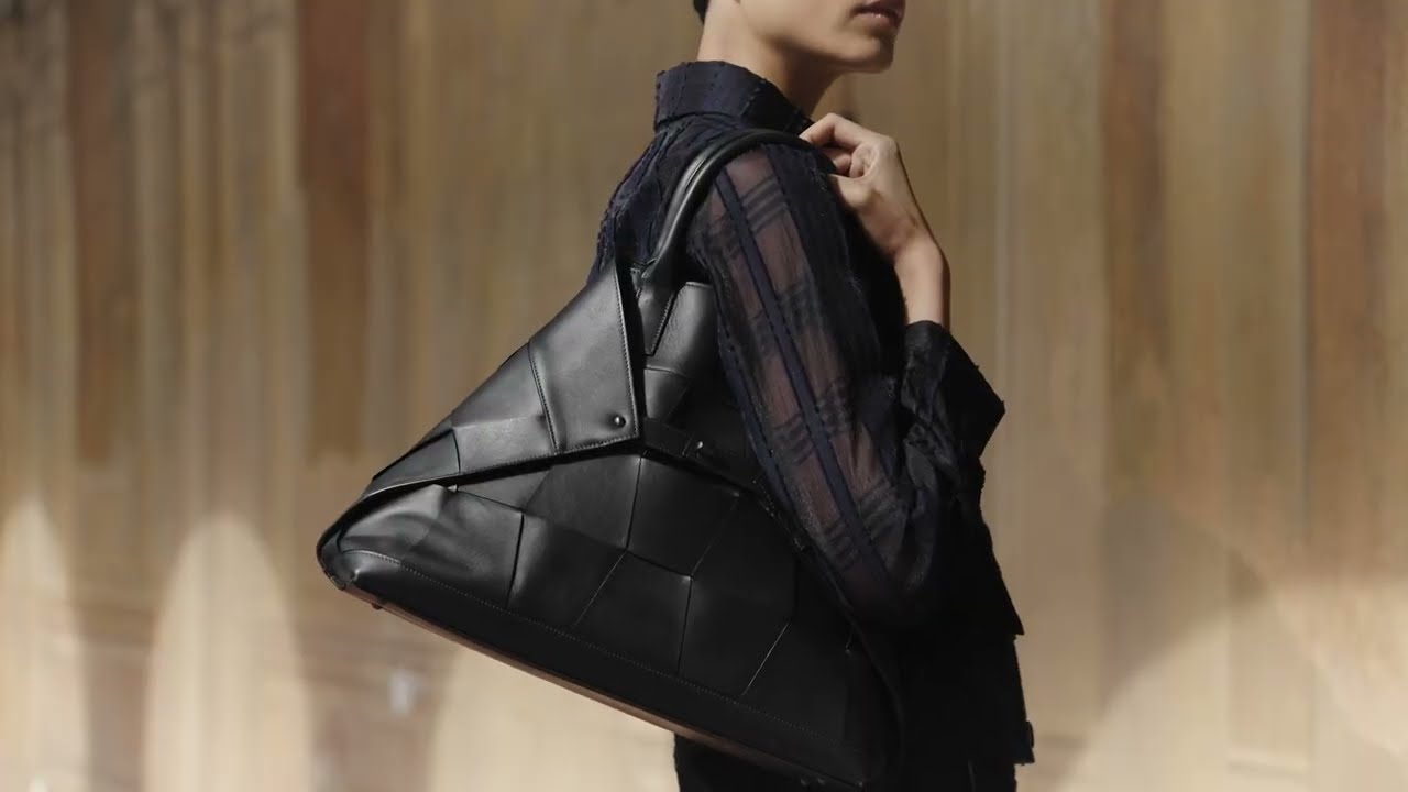 AKRIS SUMMER/PRE-FALL 2025 COLLECTION