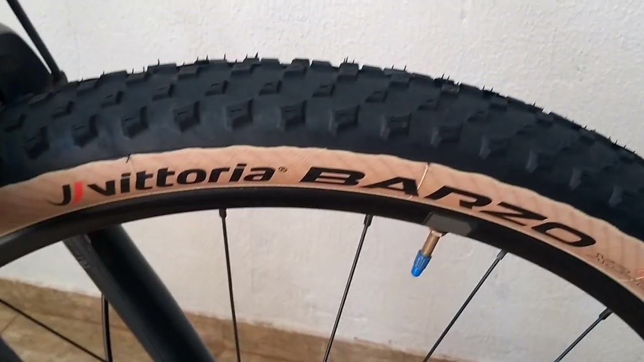 Pneus Vittoria mezcal e barzo 2.35, primeiras impressões