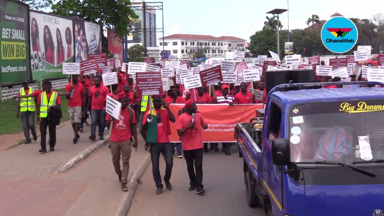 Law students protest over mass exam failure
