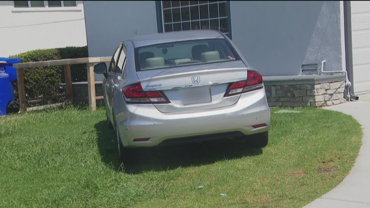College Area neighbors frustrated with students parking cars on lawns