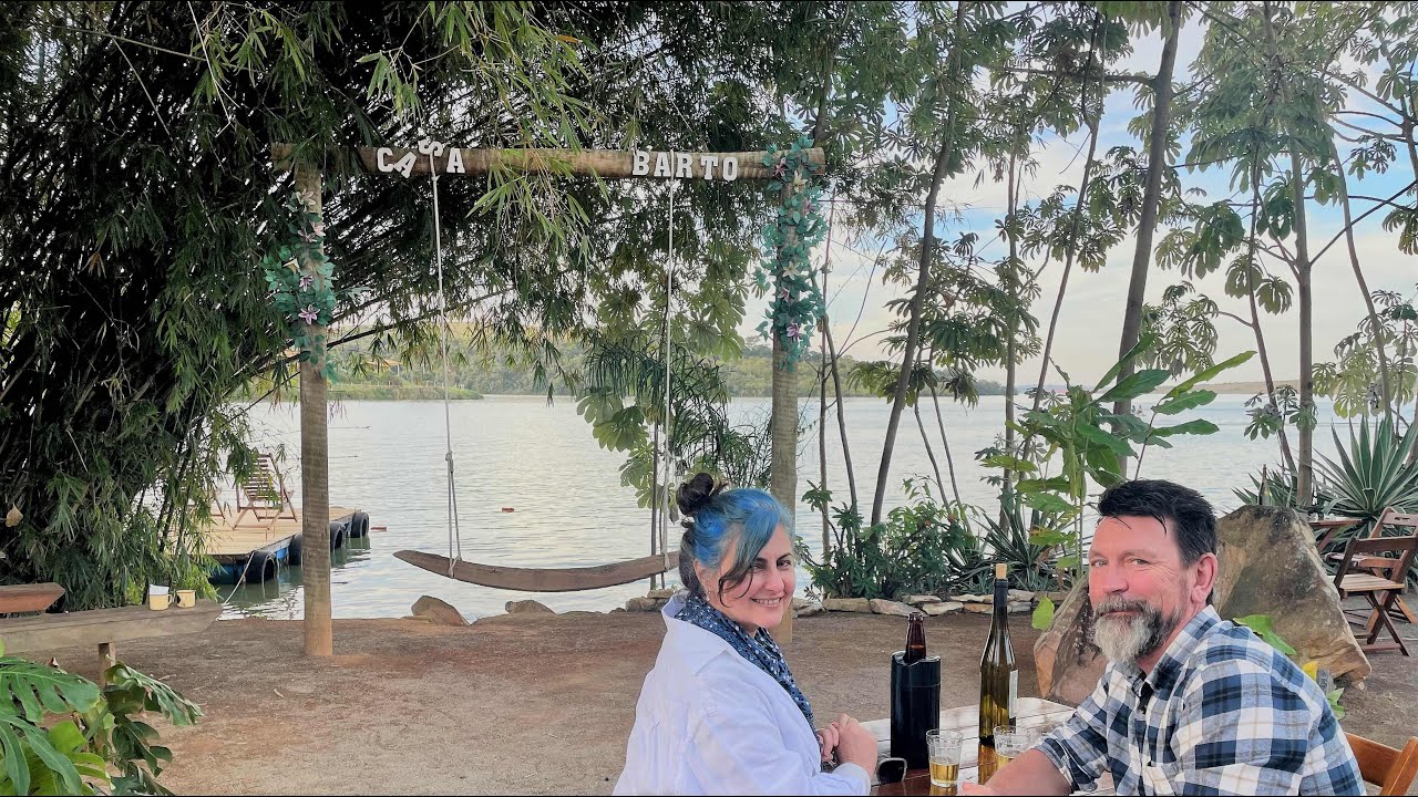 Going out for lunch to eat a delicious feijoada by the Furnas Lake in Santo Hilário-MG