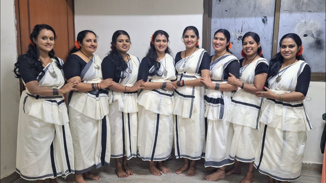 Koith pattu Dance
