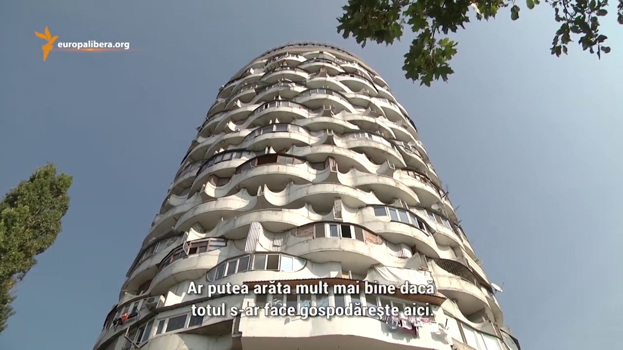 Pur și Simplu: O clădire ca o „floare”