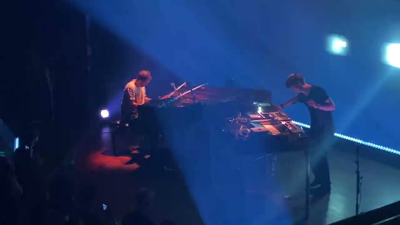Grandbrothers - Organism (Live at TivoliVredenburg)