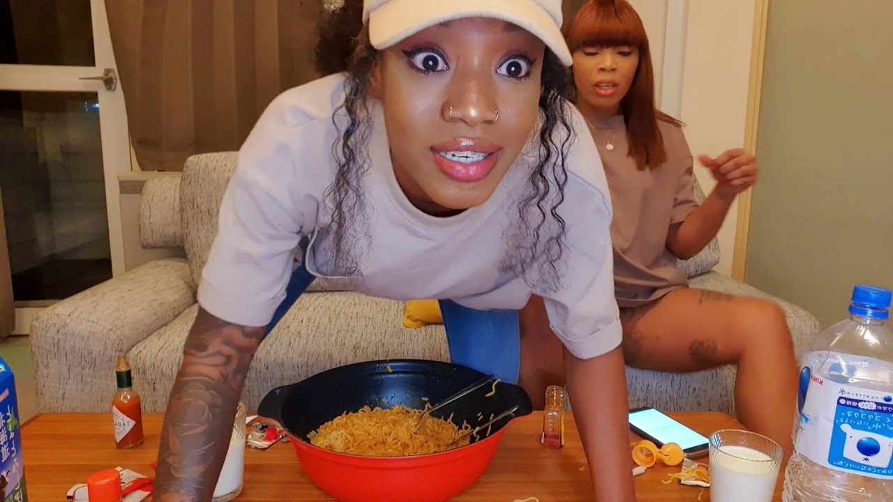 HOT NOODLE CHALLENGE😂