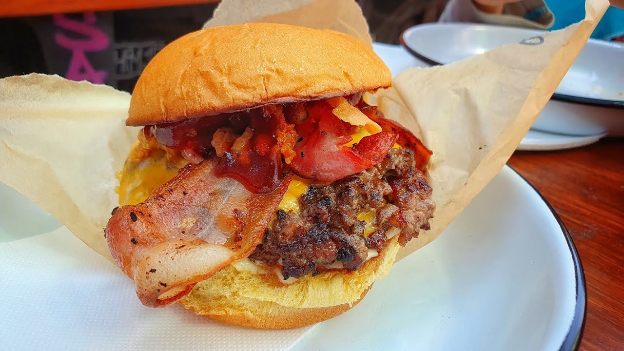 Easey's, a train restaurant on a building in Melbourne