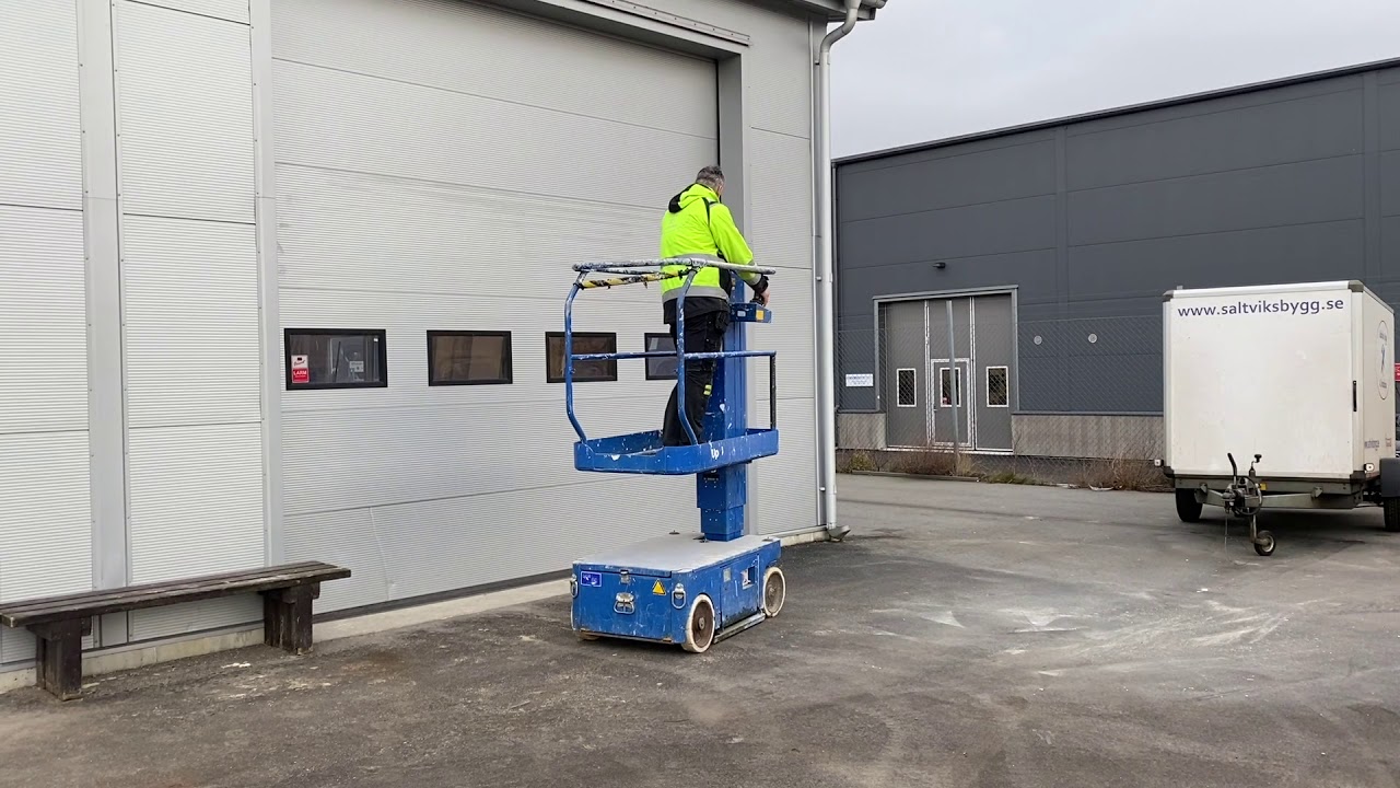 Köp Pelarlift UpRight TM12 på Klaravik