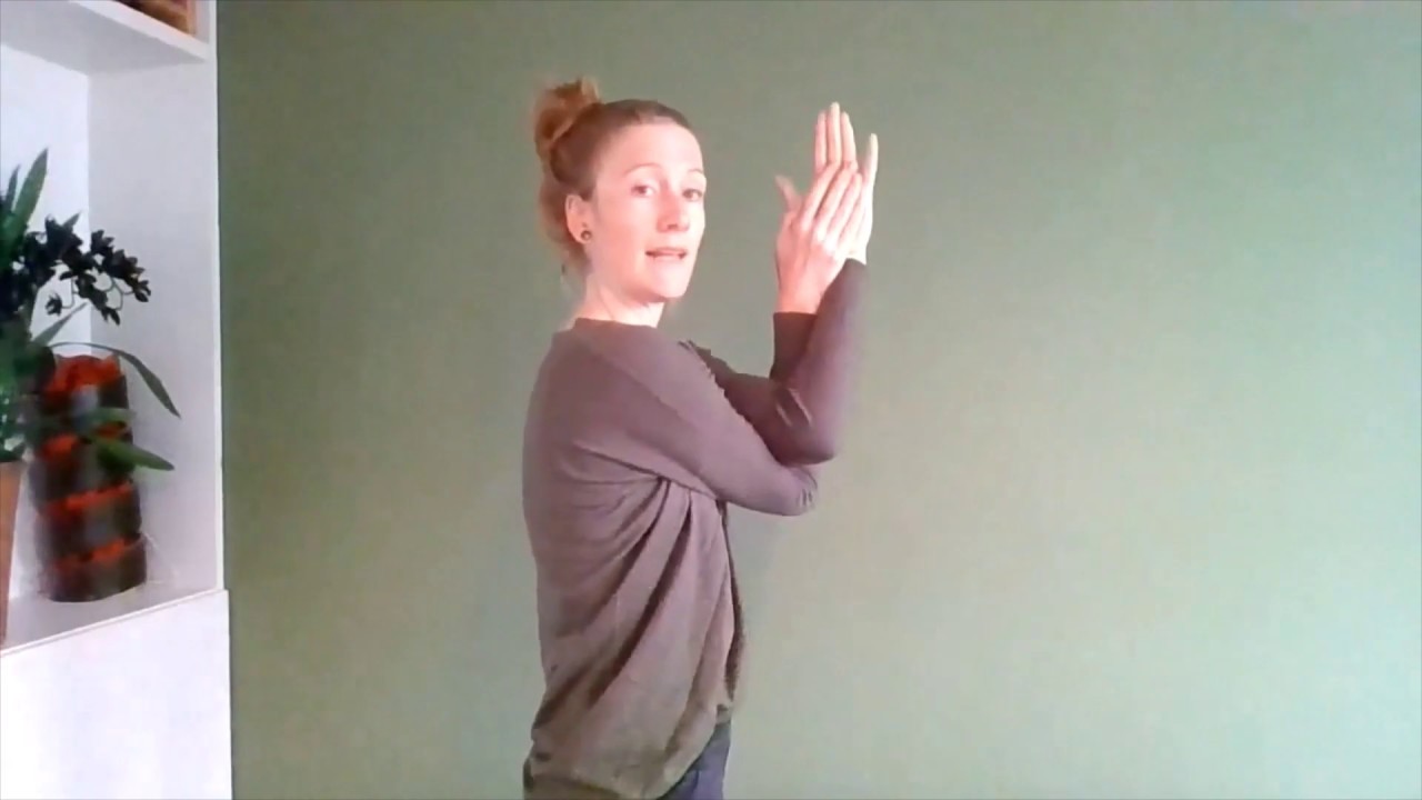 Yoga voor rug, schouders en heupen - thuiswerken - 20 minuten - zonder matje