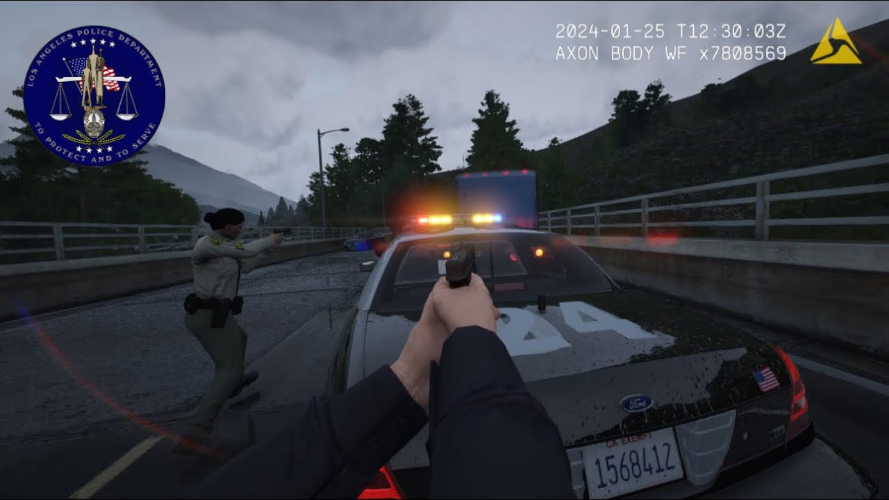 [NO COMMENTARY] 4K GTA V LSPDFR - STOLEN YACHT, DRUG DEAL, CAR ROBBERY TURNS INTO SHOOTING!