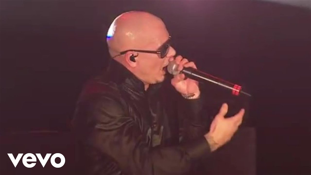 Pitbull - On The Floor/I Like It (VEVO LIVE! Carnival 2012: Salvador, Brazil)