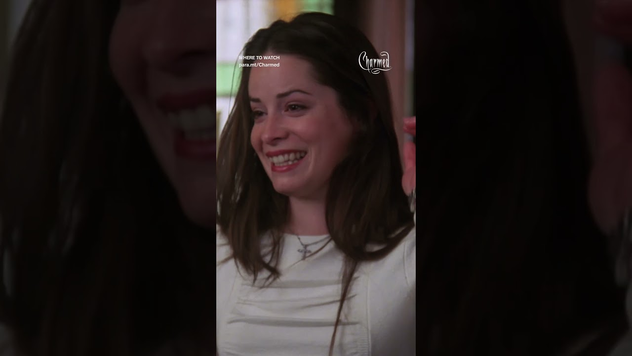 Young Phoebe has a huge crush on present Cole! #charmed | Where to watch: para.mt/Charmed #shorts