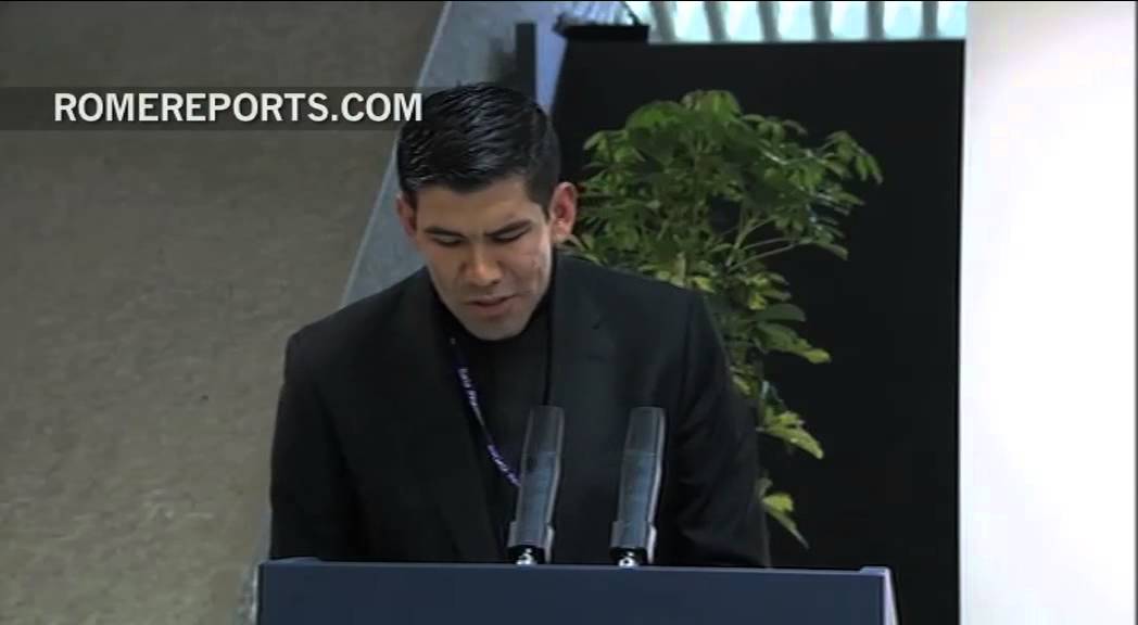 Vatican spokesperson becomes emotional as he gives press conference on John XXIII