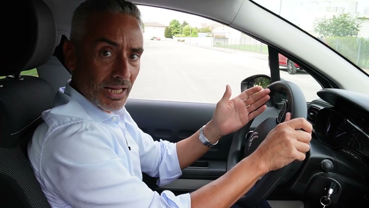 PATENTE B - PRIMA FASE ESAME GUIDA - Citroen C3 - Uso del volante e del cambio