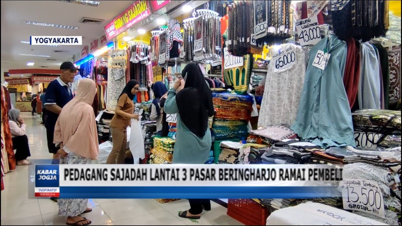PEDAGANG SAJADAH LANTAI 3 PASAR BERINGHARJO RAMAI PEMBELI