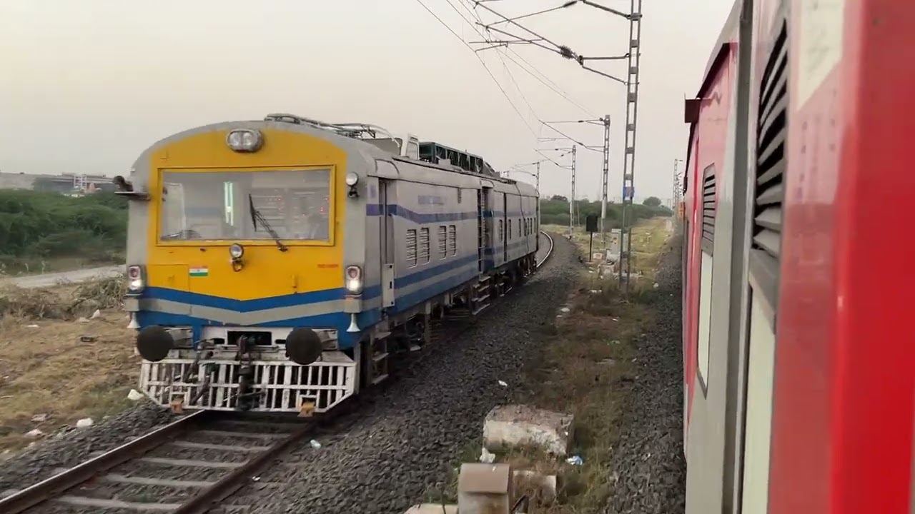 Departing from Gandhidham Jn. | Bhuj Bandra AC SF Express